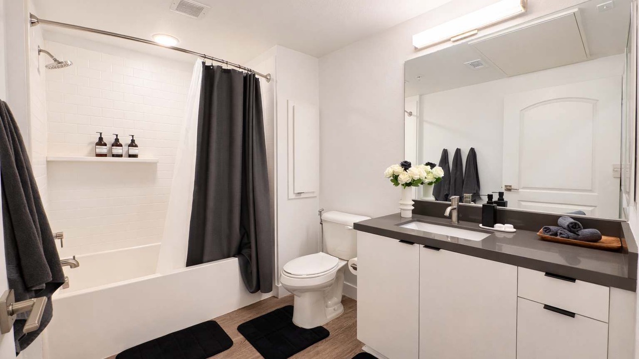 Photo of Bathroom in Lyon Street