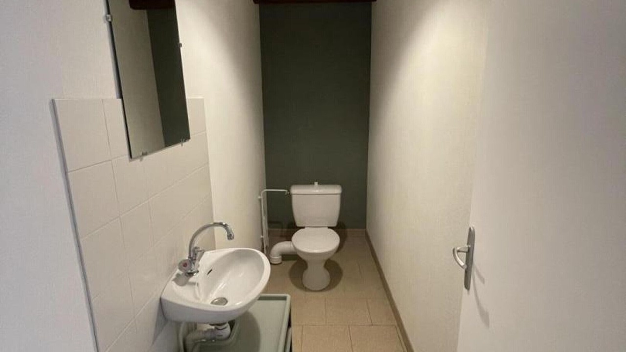 Photo of Bathroom in Manthelan