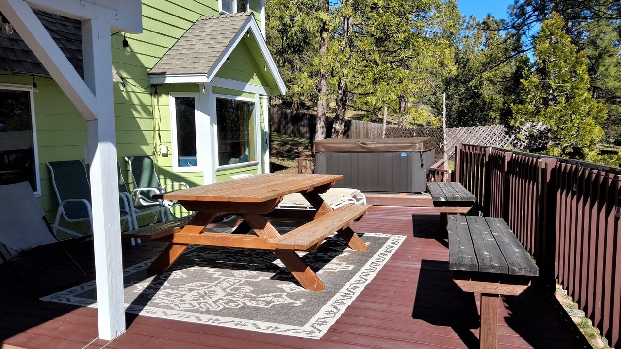 Photo of Outdoor in Weed