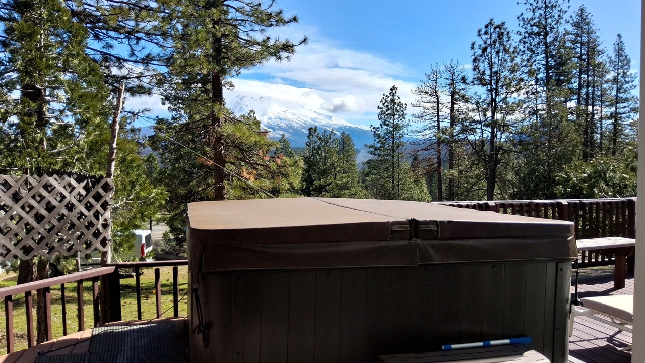 Photo of Outdoor in Weed
