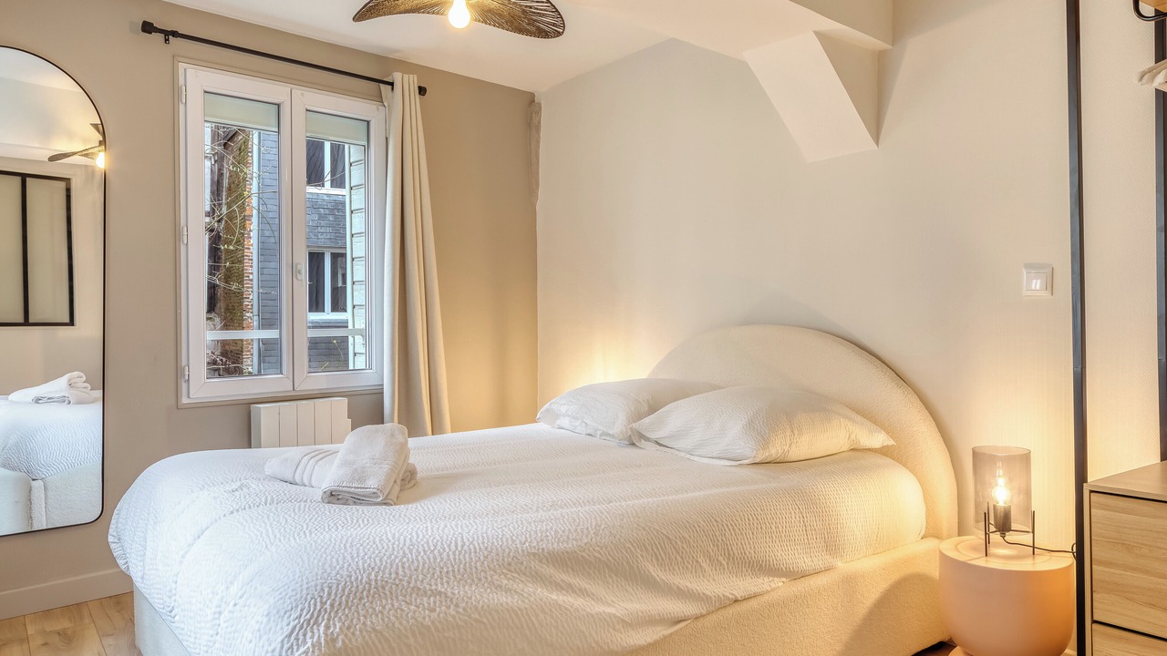 Photo of Bedroom in Rouen City Centre