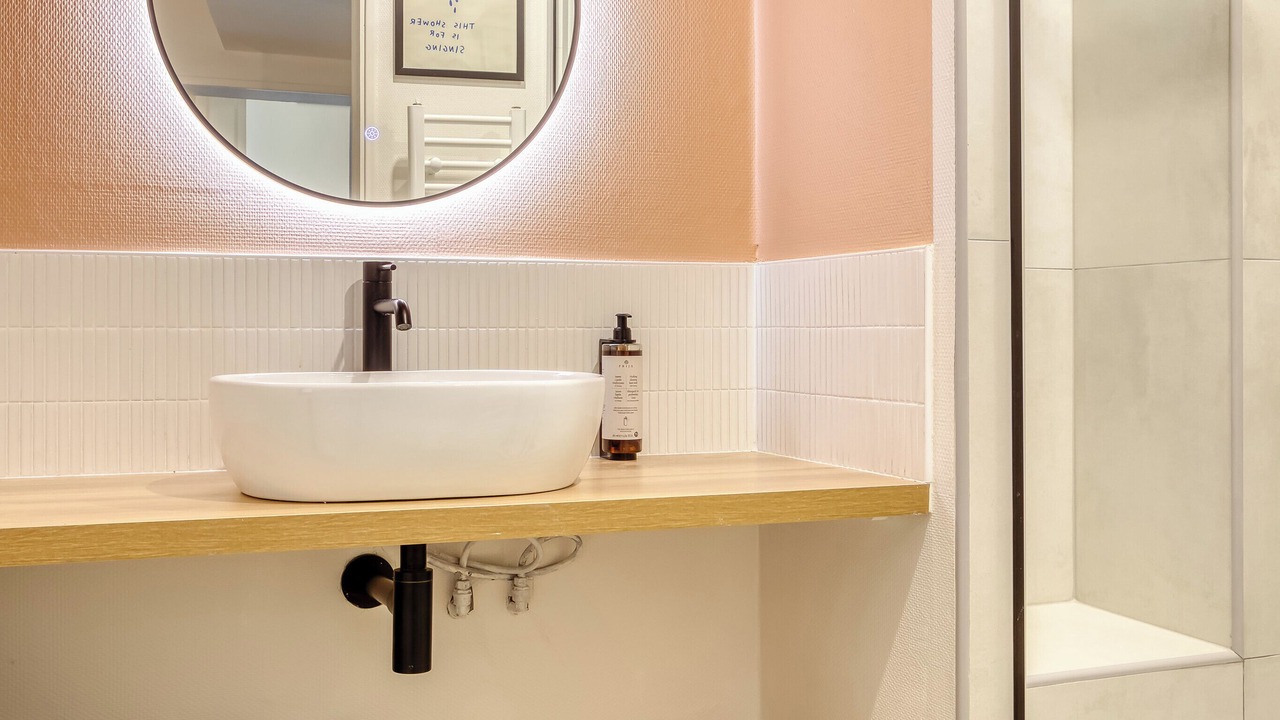 Photo of Bathroom in Rouen City Centre