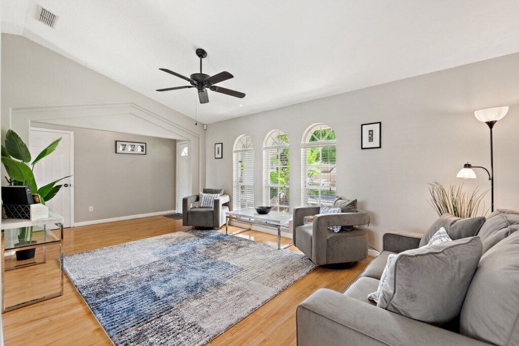 Photo of Livingroom in Sunridge Woods