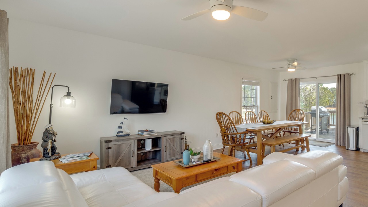 Photo of Livingroom in Reedville