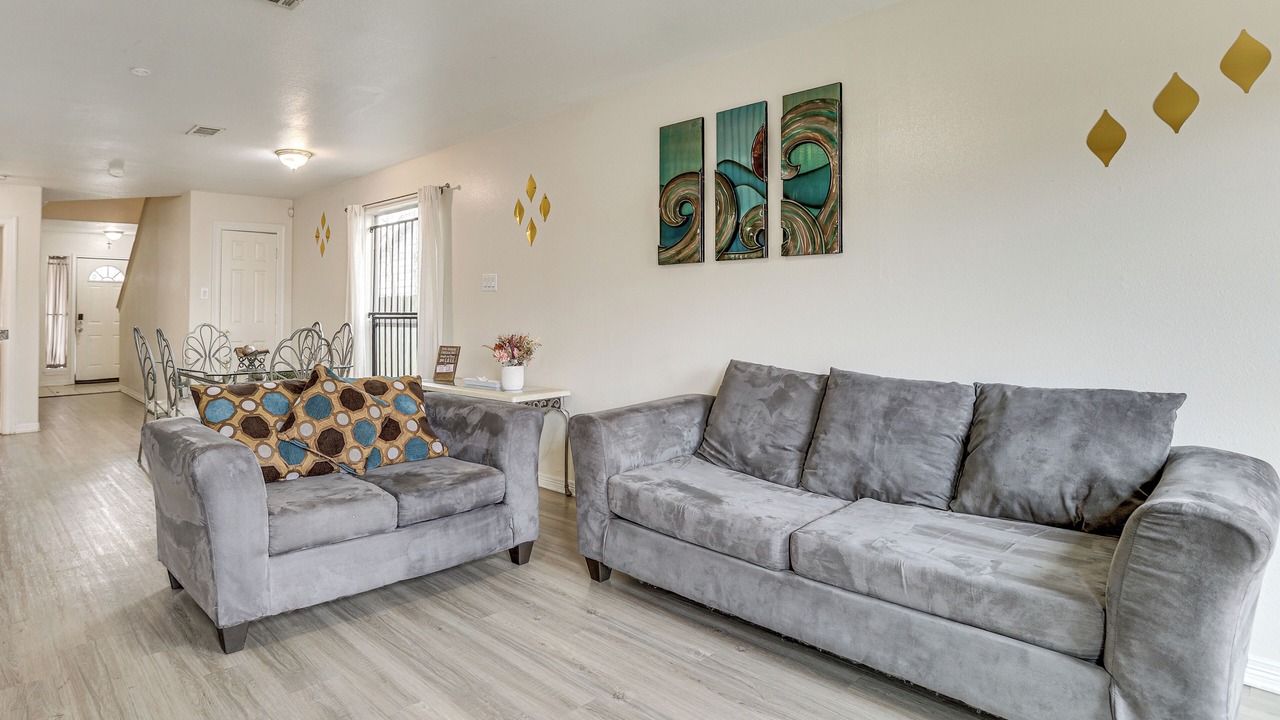 Photo of Livingroom in OST - South Union