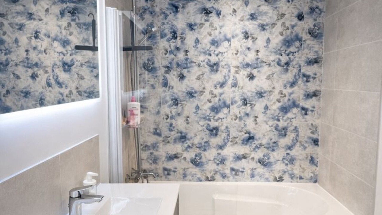 Photo of Bathroom in Hotel-de-Ville