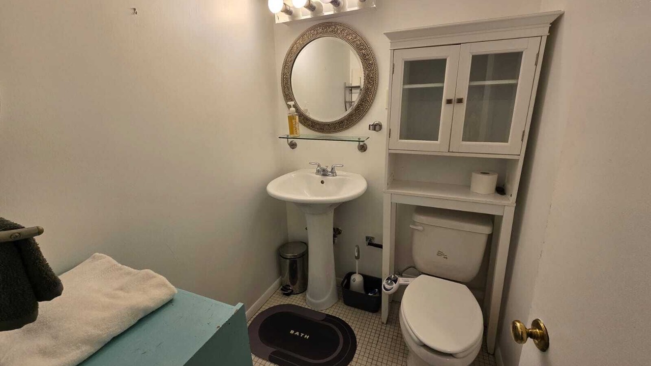 Photo of Bathroom in Pentagon City