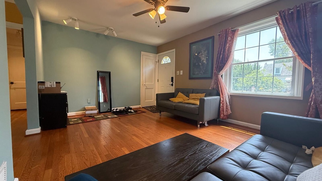 Photo of Livingroom in Pentagon City