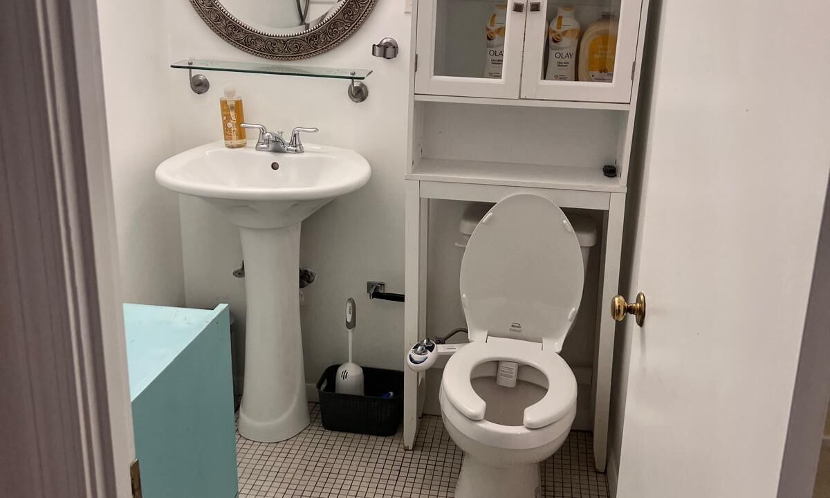 Photo of Bathroom in Pentagon City