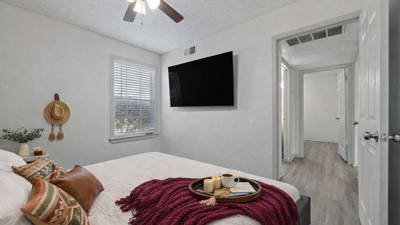 Photo of Bedroom in Central Arlington