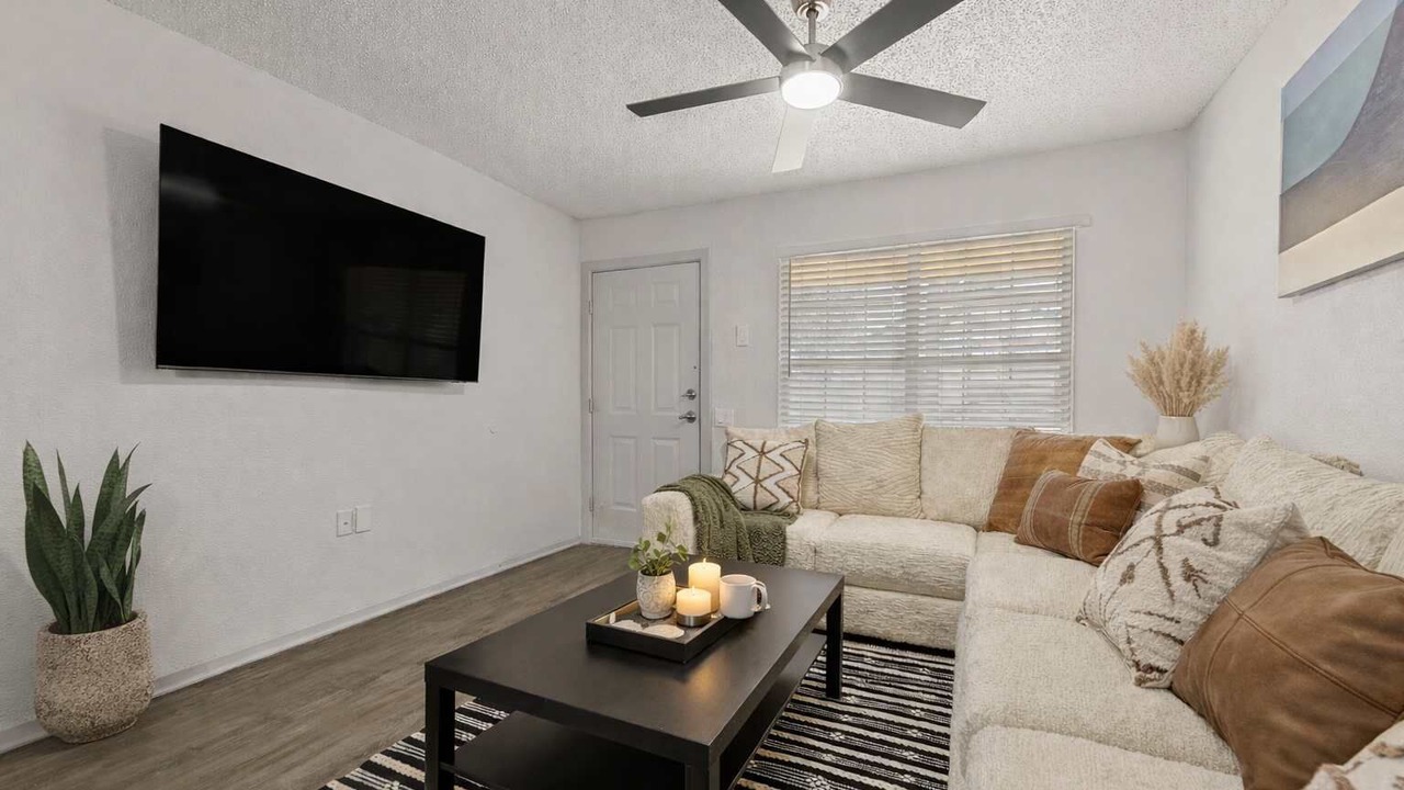 Photo of Livingroom in Central Arlington