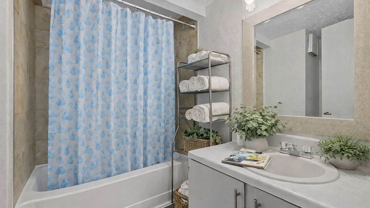 Photo of Bathroom in Central Arlington
