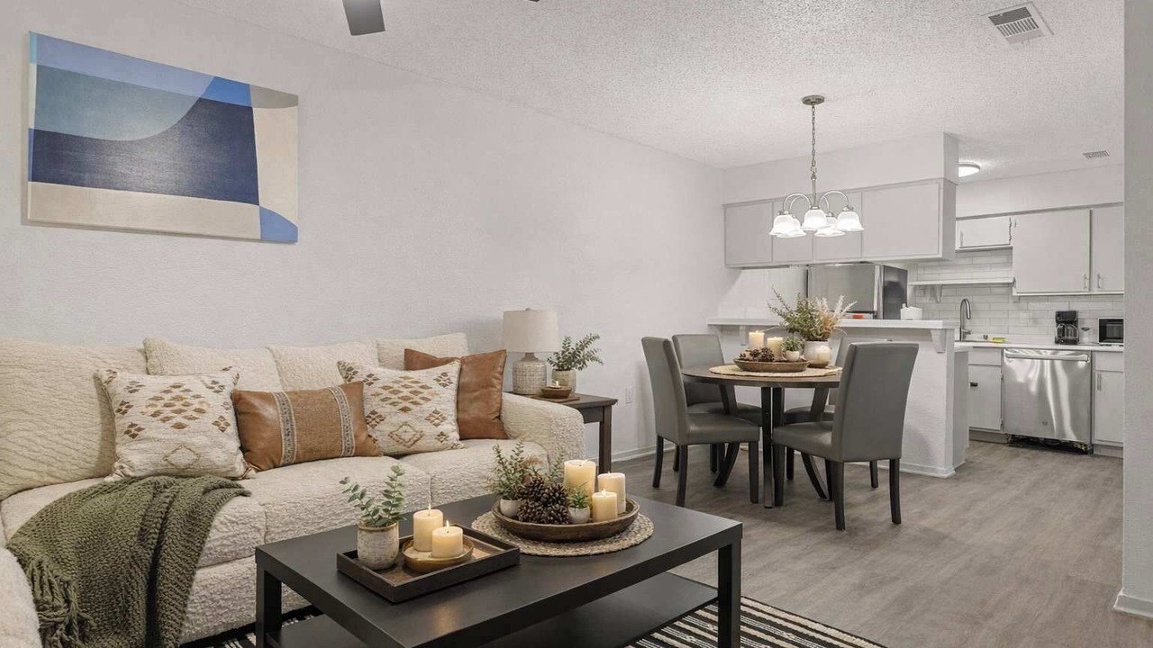 Photo of Livingroom in Central Arlington