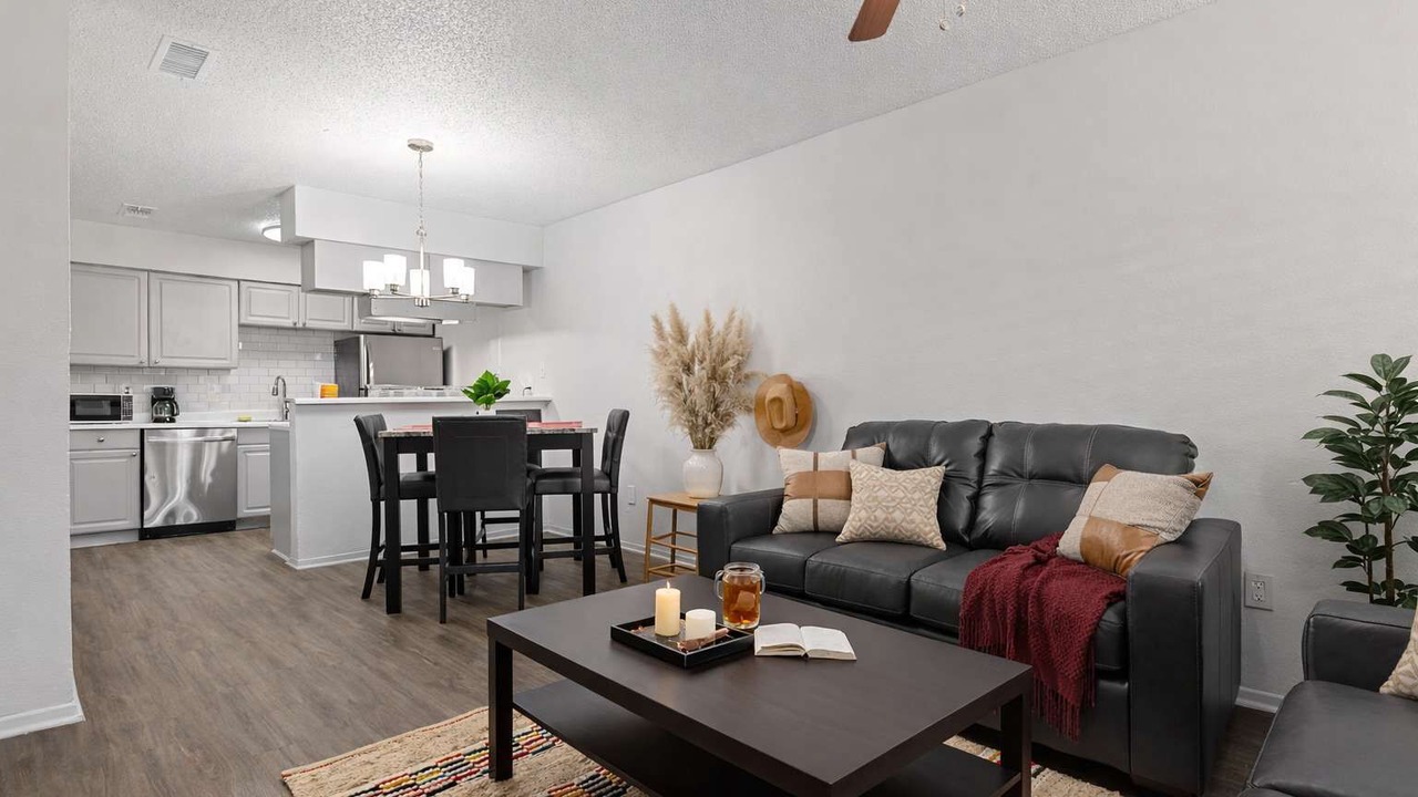 Photo of Livingroom in Central Arlington