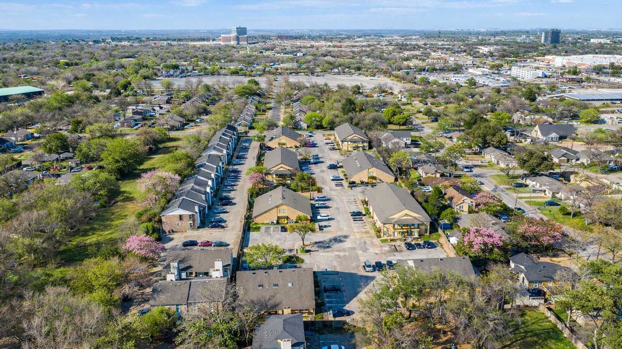 Photo of Outdoor in Central Arlington