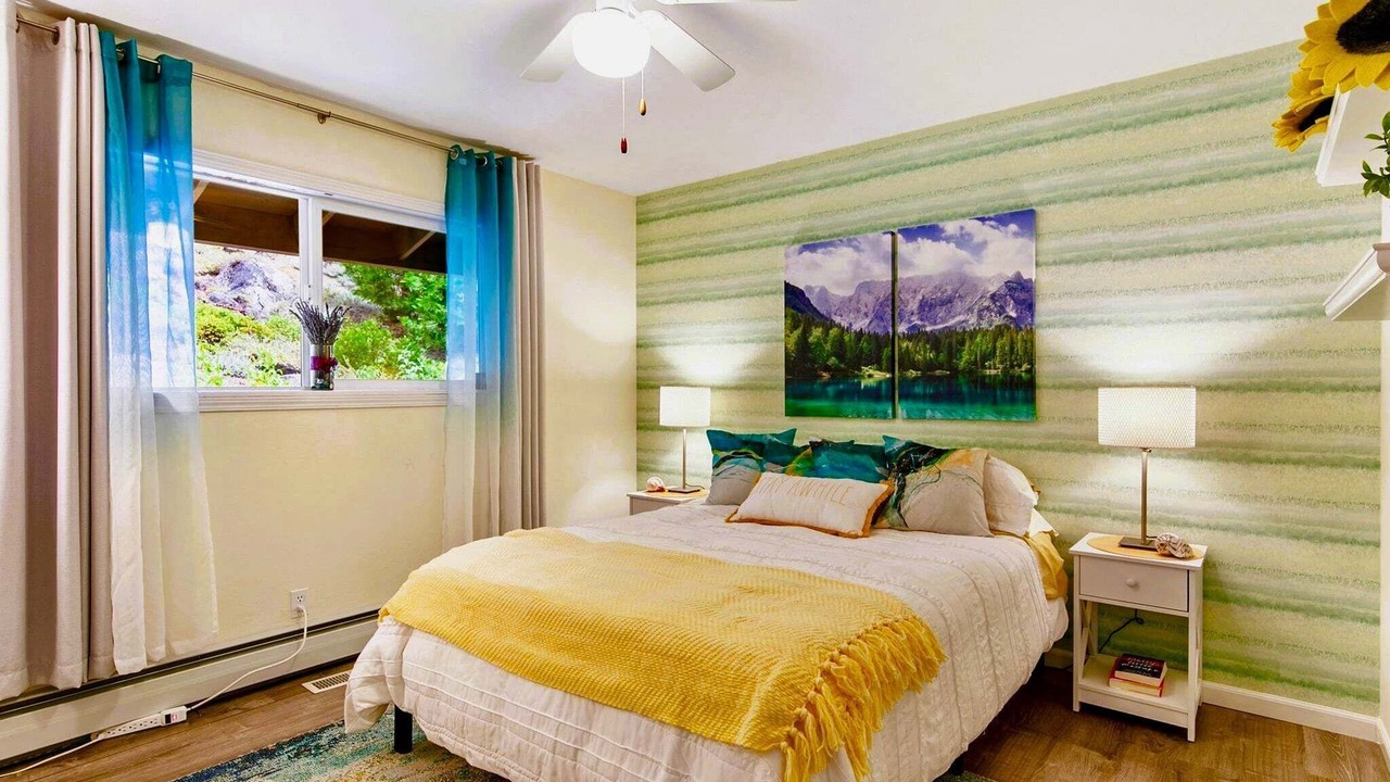 Photo of Bedroom in Round Hill Village