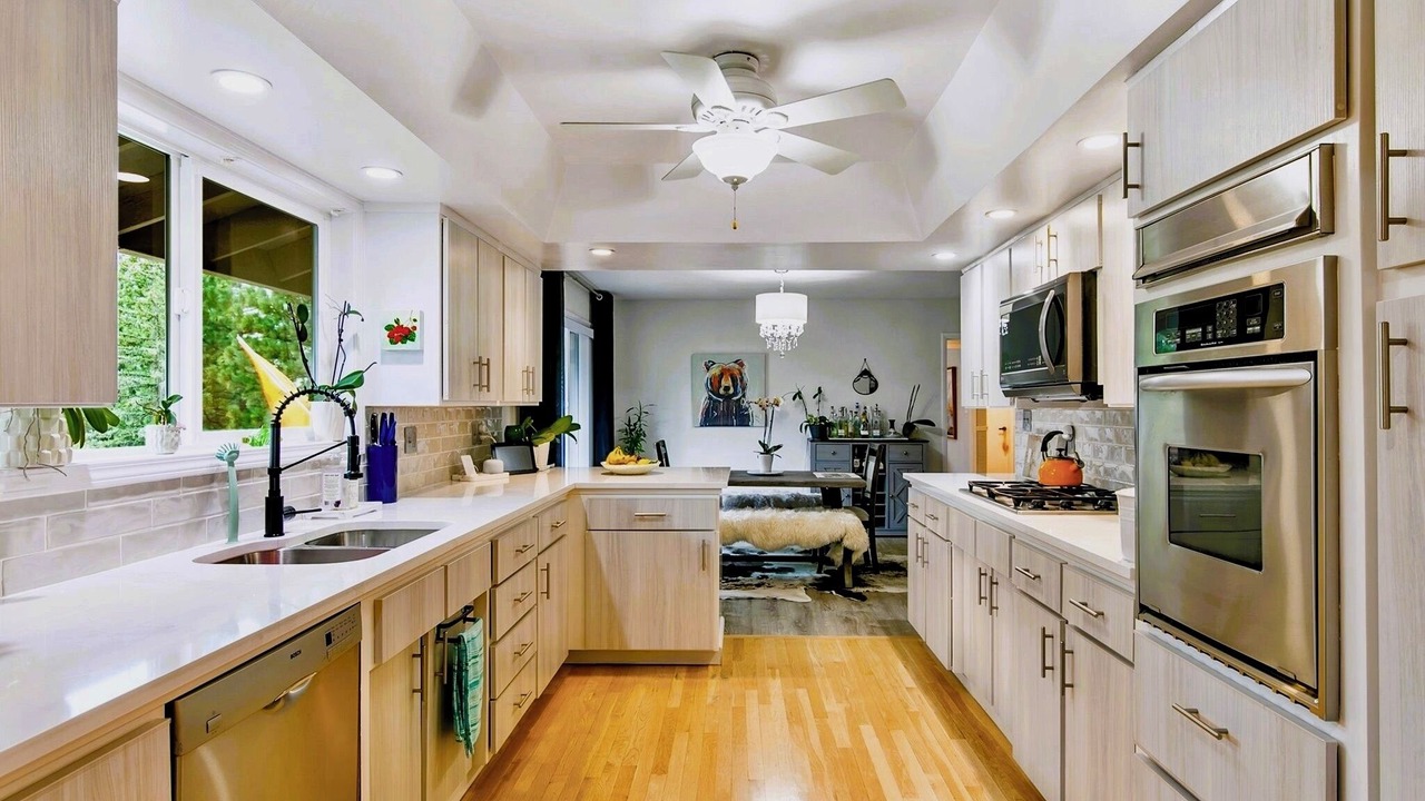 Photo of Kitchen in Round Hill Village