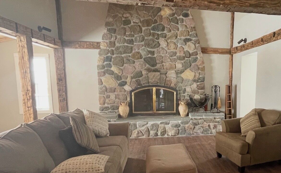 Photo of Livingroom in Bristol Hills