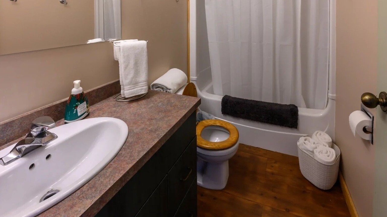 Photo of Bathroom in Neebing
