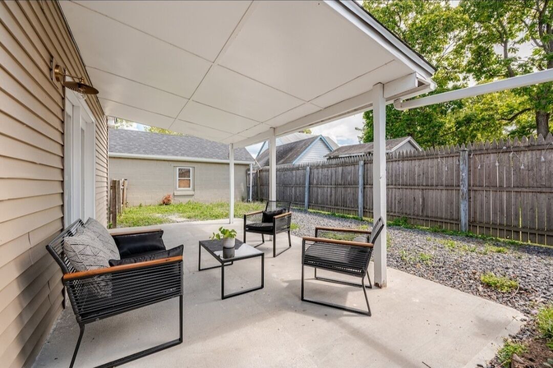 Photo of Patio Balcony in Lorenz Park