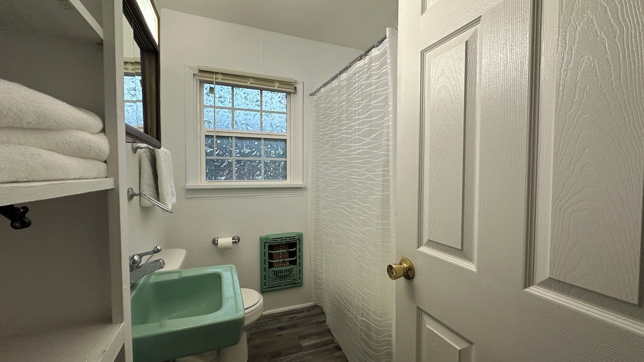 Photo of Bathroom in Borger