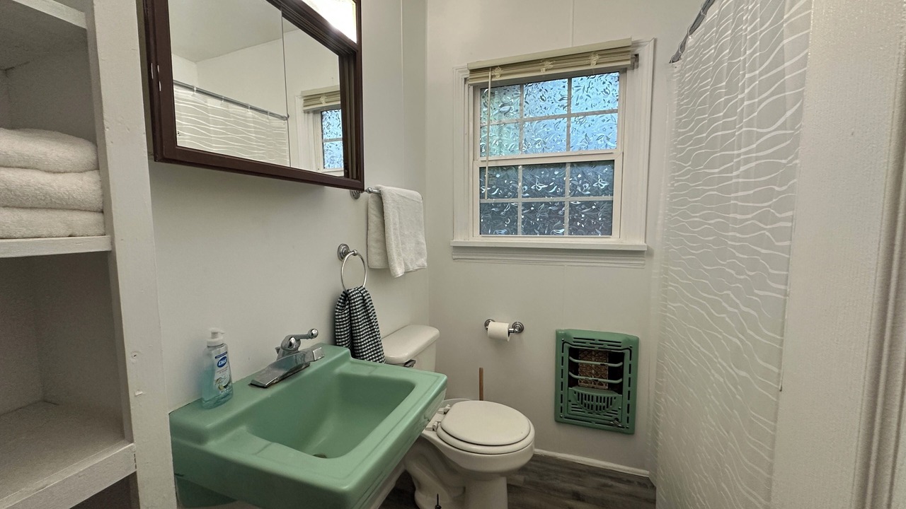 Photo of Bathroom in Borger