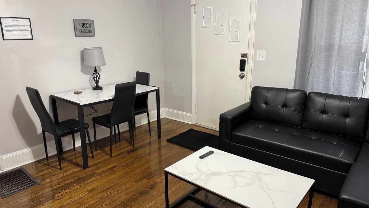 Photo of Livingroom in Enderly Park