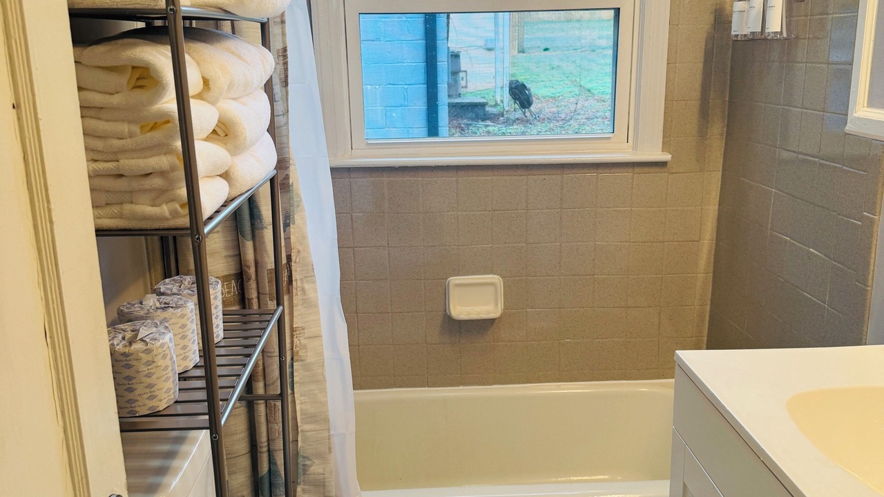 Photo of Bathroom in Enderly Park