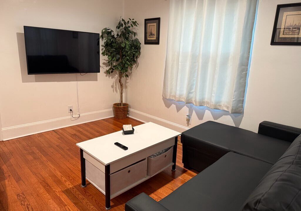 Photo of Livingroom in Enderly Park