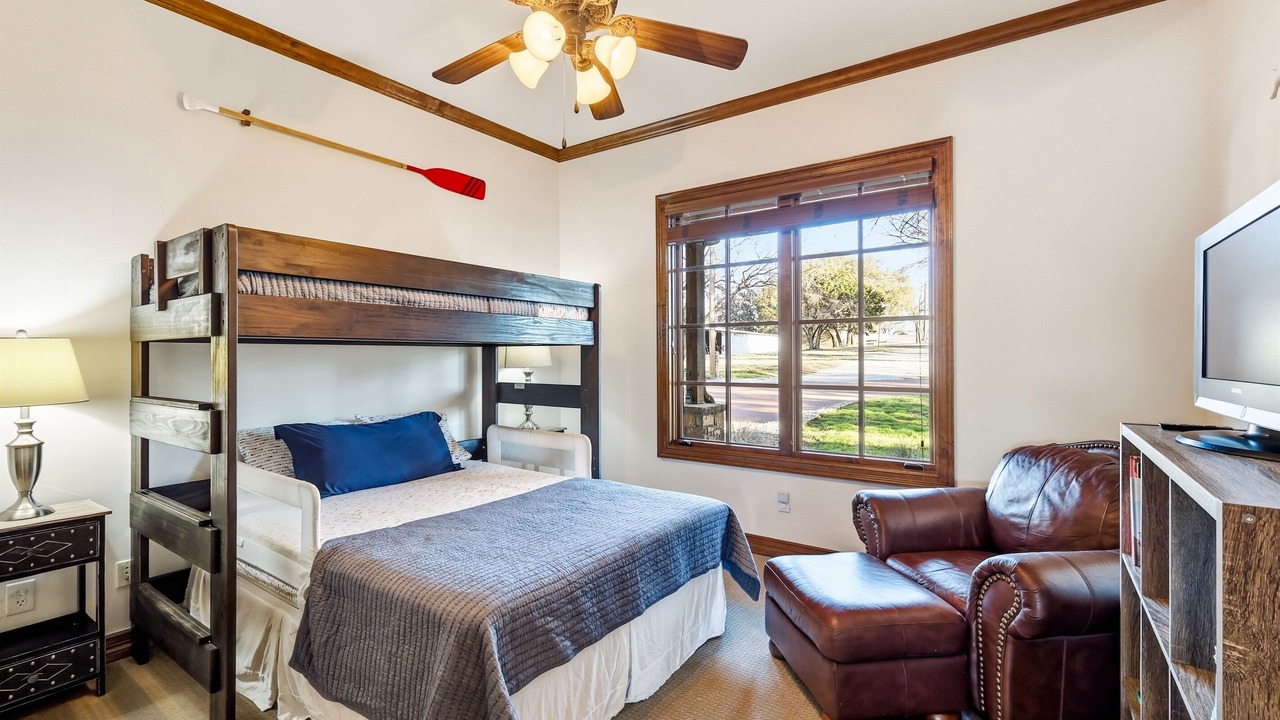 Photo of Bedroom in Graford