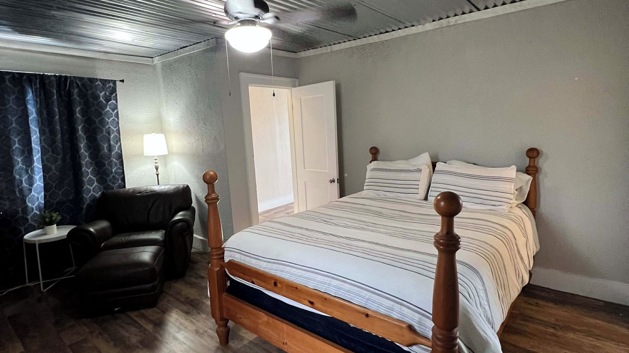 Photo of Bedroom in Linden