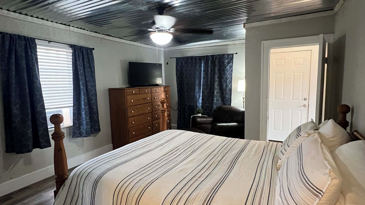 Photo of Bedroom in Linden