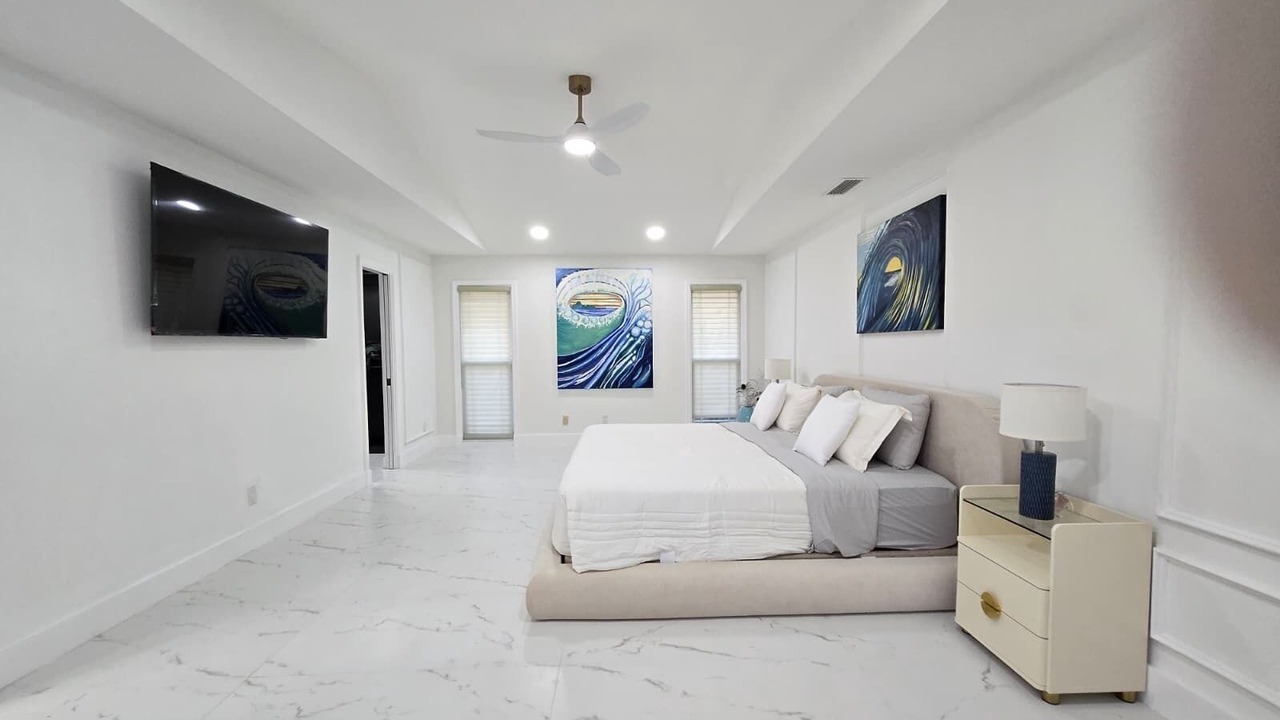 Photo of Bedroom in Greenview Shores