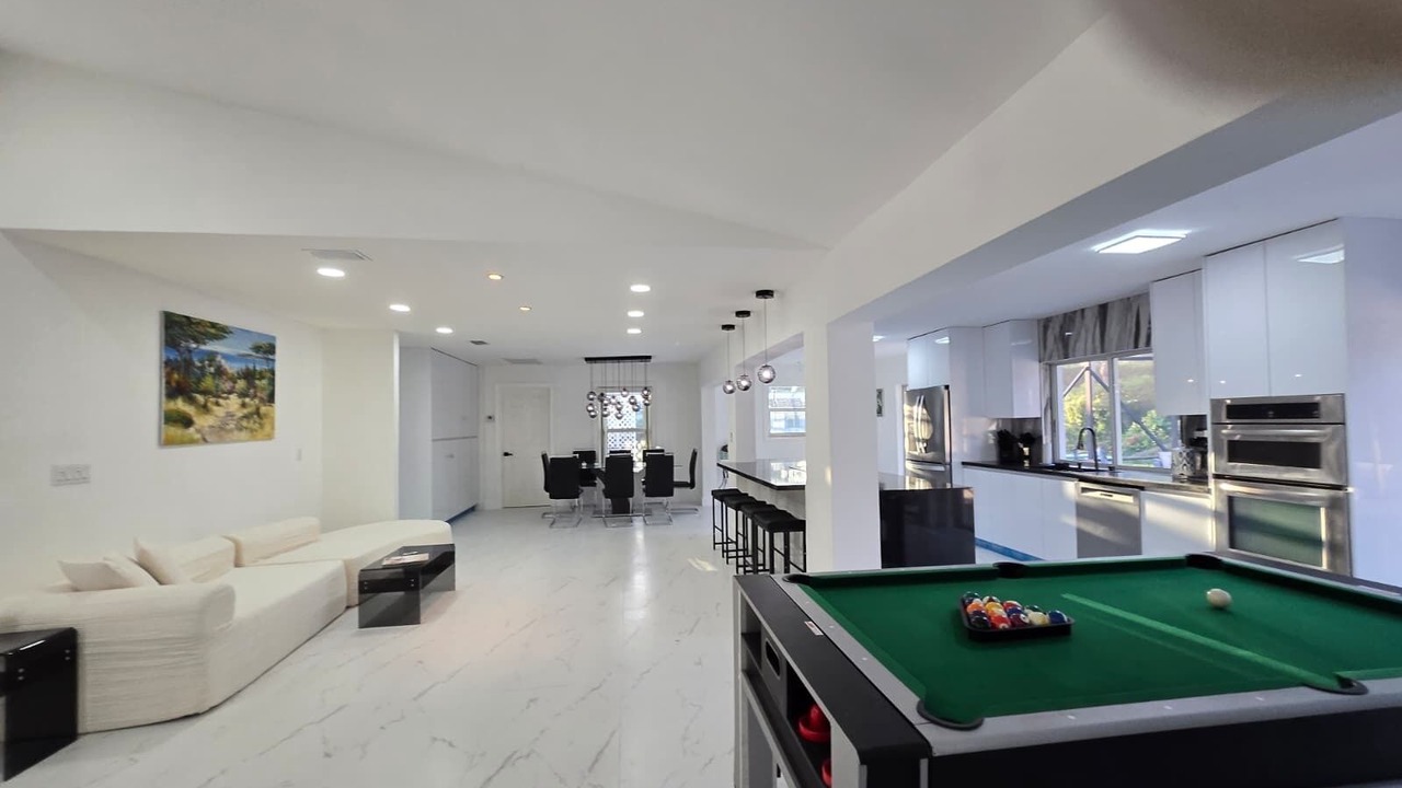 Photo of Livingroom in Greenview Shores