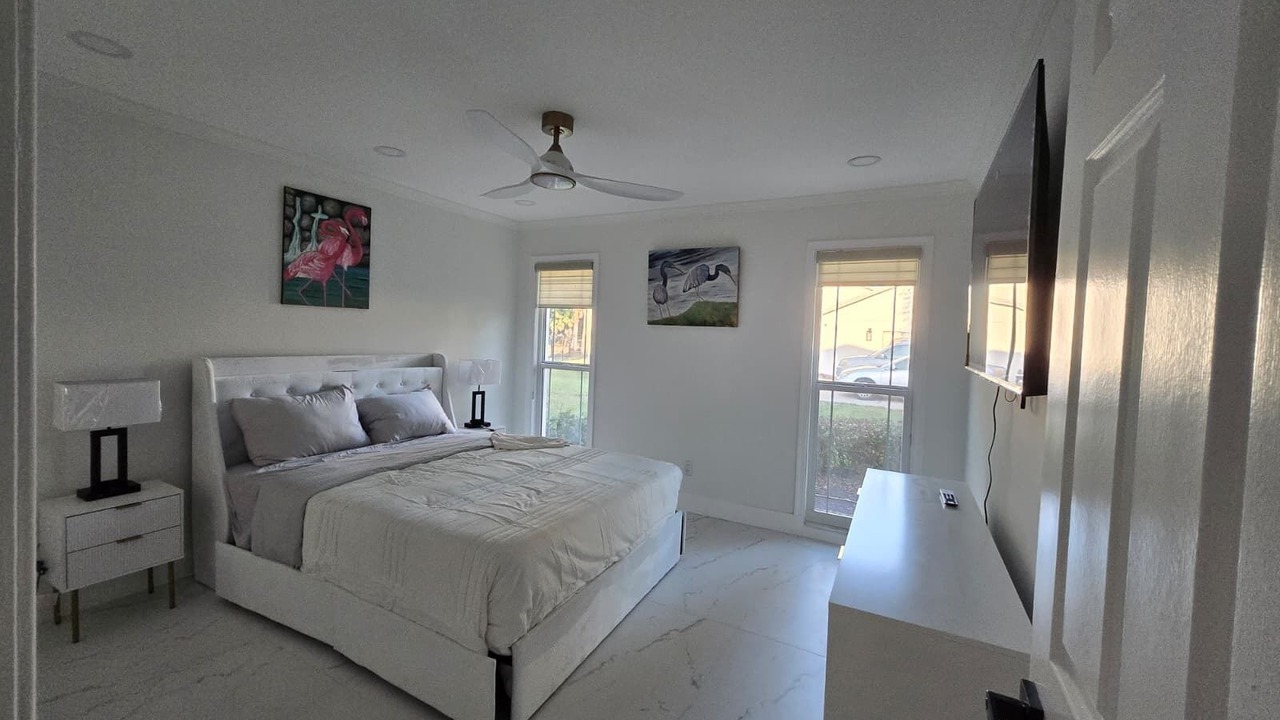 Photo of Bedroom in Greenview Shores