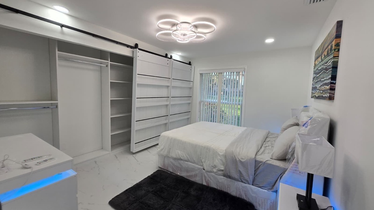 Photo of Bedroom in Greenview Shores