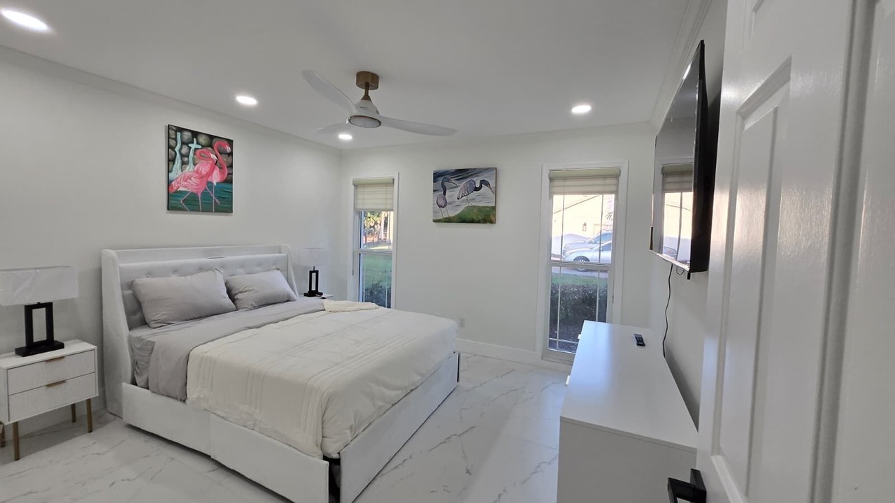 Photo of Bedroom in Greenview Shores