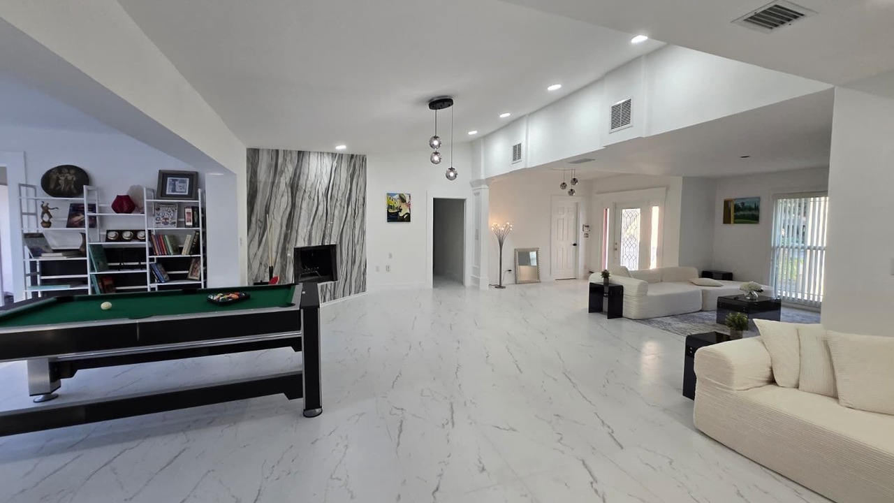 Photo of Bedroom in Greenview Shores