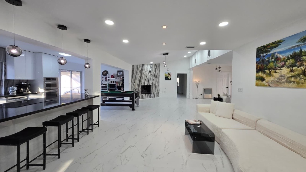 Photo of Livingroom in Greenview Shores