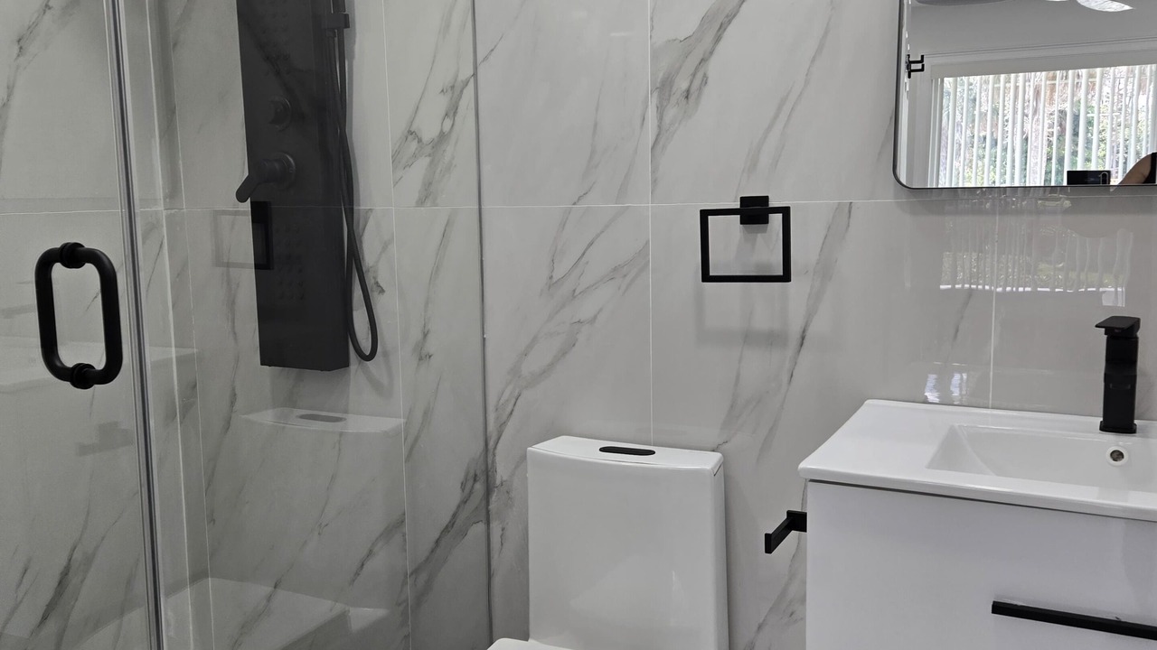 Photo of Bathroom in Greenview Shores