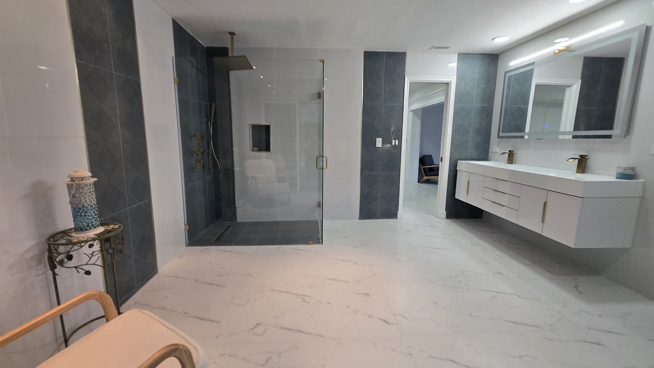 Photo of Bathroom in Greenview Shores