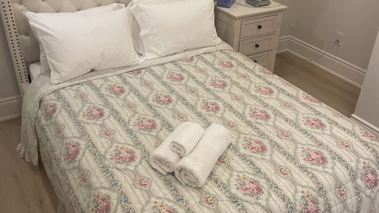 Photo of Bedroom in Rouge