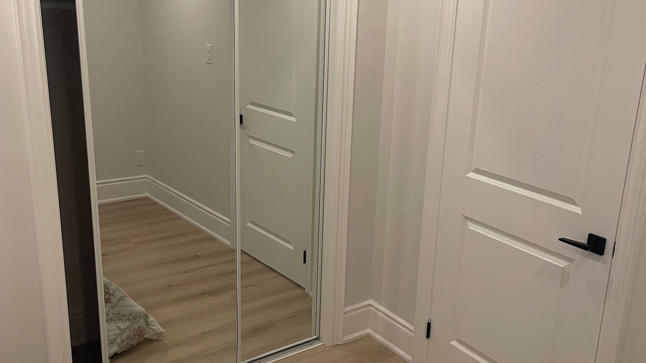 Photo of Bedroom in Rouge