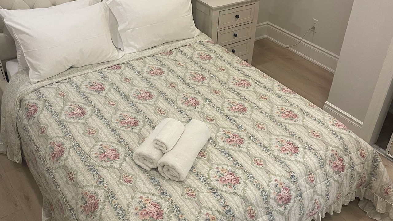 Photo of Bedroom in Rouge
