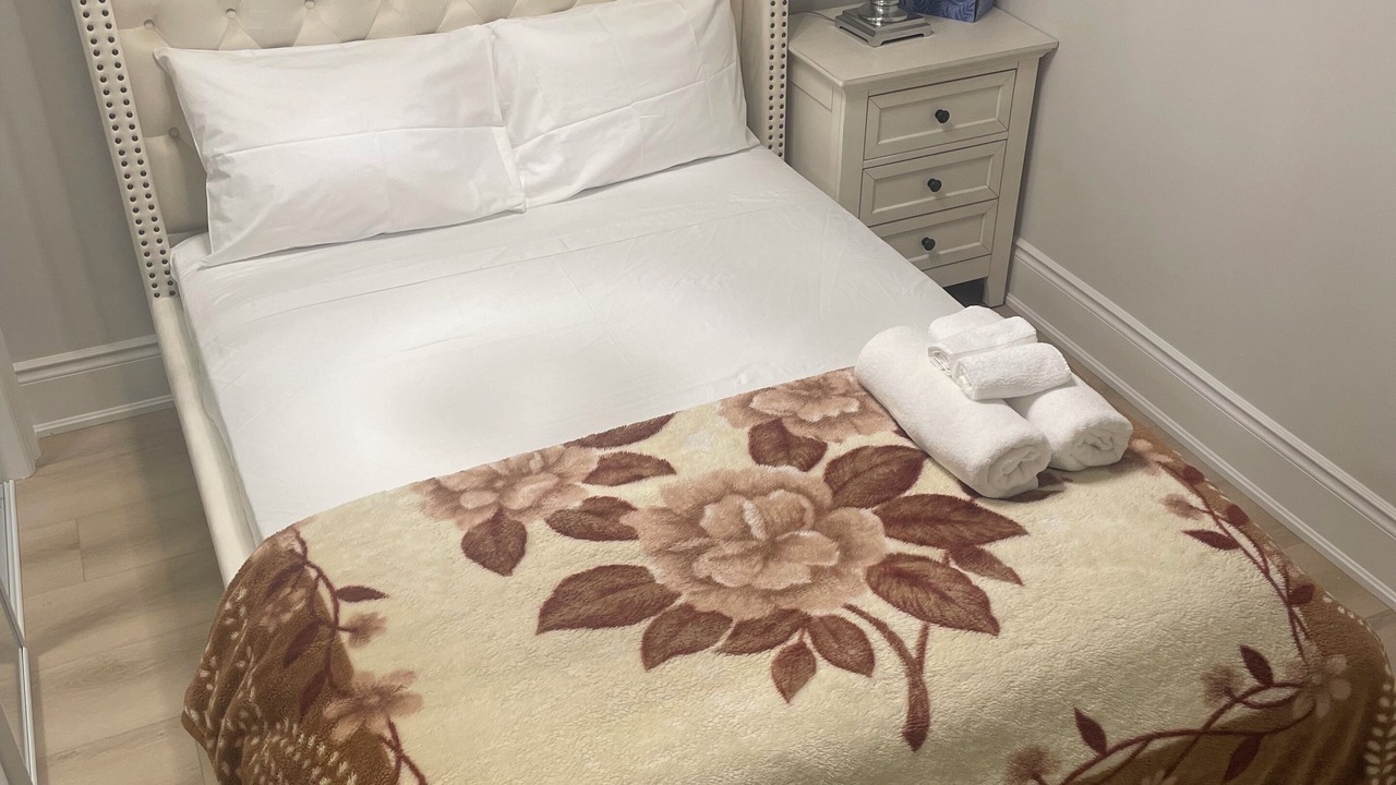Photo of Bedroom in Rouge