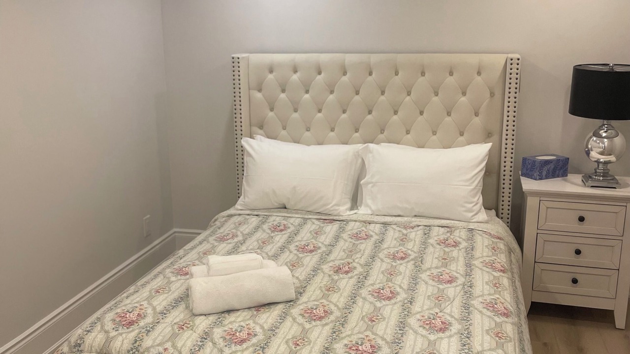 Photo of Bedroom in Rouge