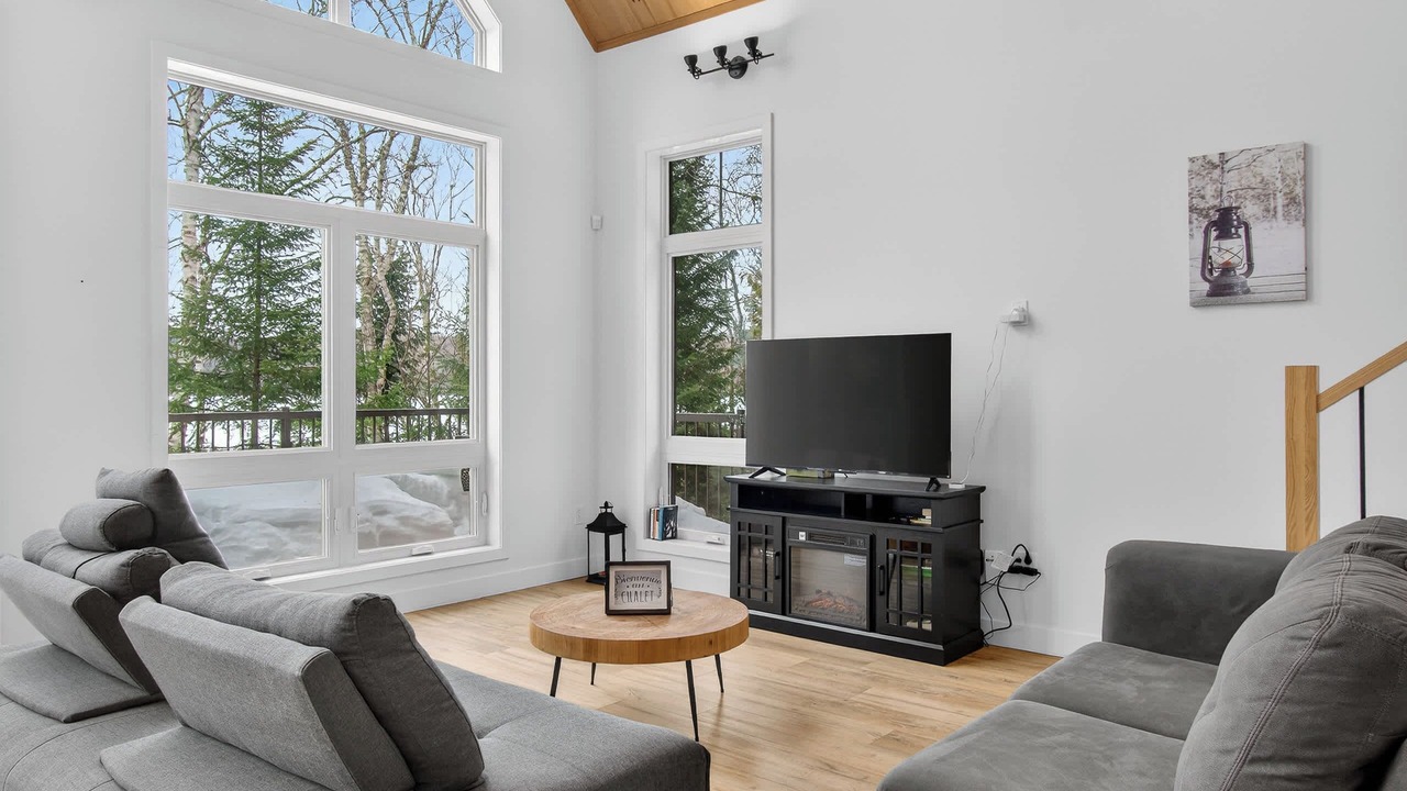 Photo of Livingroom in Amherst