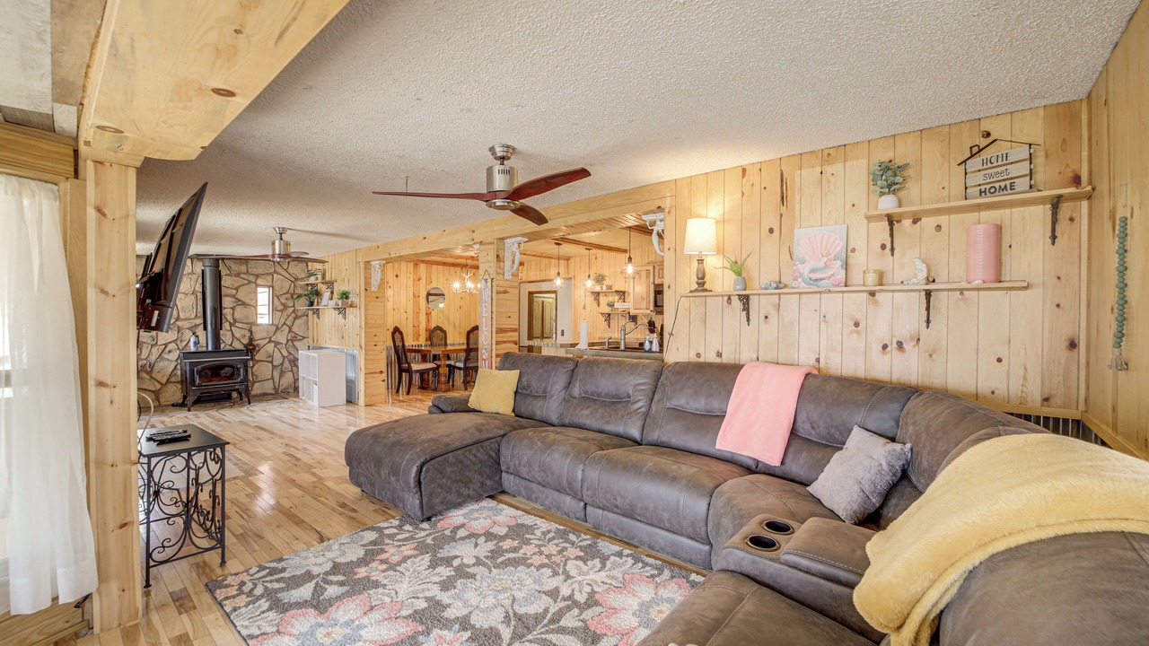 Photo of Livingroom in Hoyt