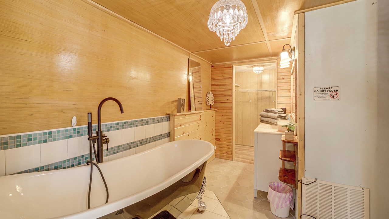 Photo of Bathroom in Hoyt