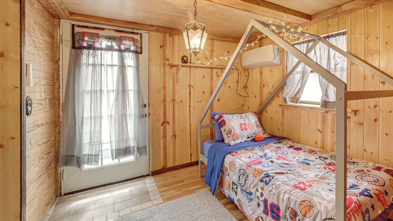 Photo of Bedroom in Hoyt